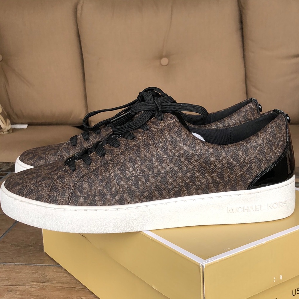 Michael Kors Catelyn Lace Up Sneaker - Picture 3 of 16